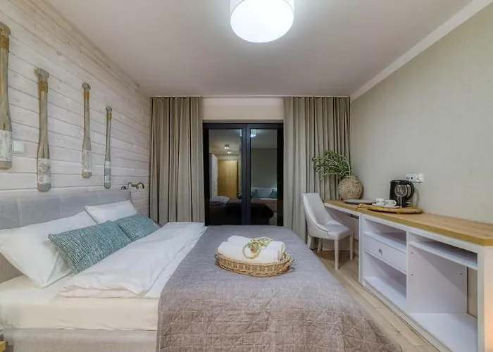 Natura Mierzei 30 - Przy Plazy 住宿加早餐酒店 3*